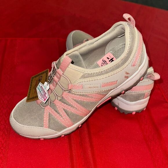 NWT Skechers Pink and Cream Sneakers Size 8 - Picture 1 of 13
